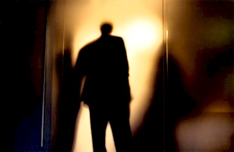 ادعای یک نماینده مجلس که نخواست نامش فاش شود :  نیکفر که نتوانست رأی لازم را برای حضور در هیأت نظارت بر شوراها کسب کند، انتخابات مجمع نمایندگان گیلان را زیر سوال برد