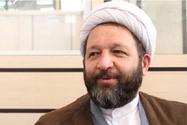 افتخاری: روحانیت در طول تاریخ مظلوم بوده است/ بودجه حوزه در مقایسه با دیگر دستگاهها اصلاً به حساب نمیآید/واردات کود و غذای حیوانات از جیب ملت!