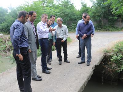 فرماندار رشت در ادامه نظارت های میدانی بر پروژه‌های محرومیت زدایی مناطق روستایی، خبر داد؛ بهبود کیفیت آب شرب روستای سروندان / جبران بخشی از کمبودها، با حضور میدانی و تلاش مضاعف مسئولین