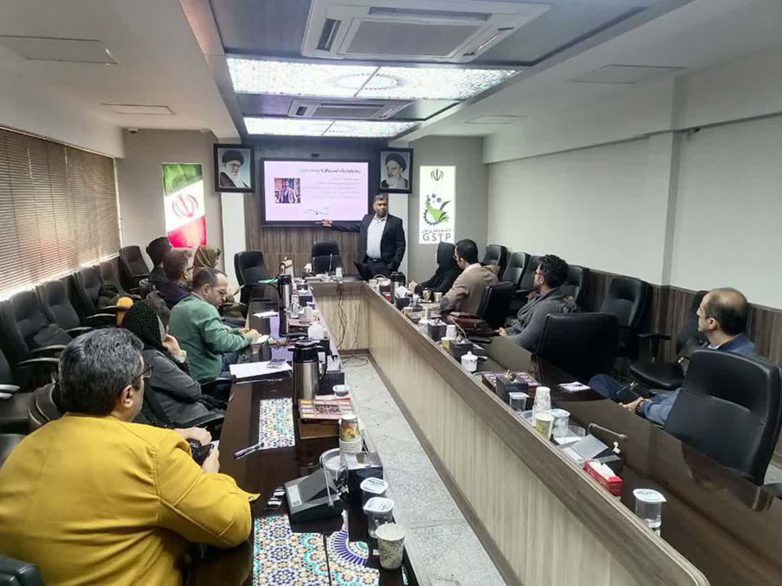 حضور رئیس هیات مدیره هولدینگ سرمایه گذاری اسمارت آپ ونچرز؛ برپایی رویداد روش های تامین مالی در پارک علم و فناوری گیلان