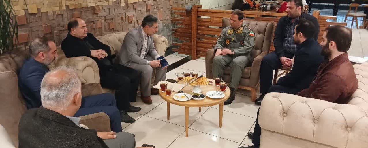 نشست فرماندار صومعه سرا با فرمانده قرارگاه محرومیت زدایی ارتش جمهوری اسلامی ایران