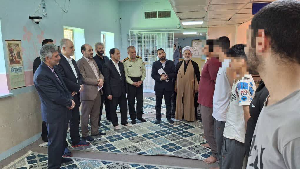 آزادی ۳۱ زندانی و ۲۱۳ تمدید مرخصی در بازدید دادستان عمومی و انقلاب مرکز استان از زندان رشت به مناسبت دهه کرامت