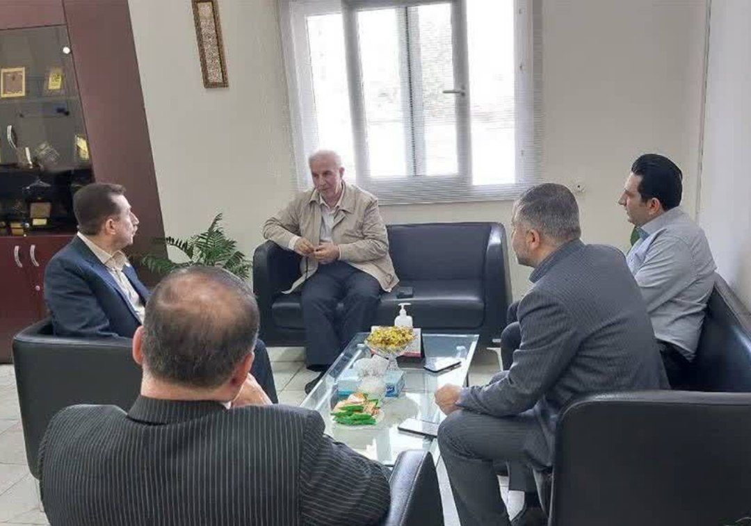 “در دیدار نماینده مردم رشت درمجلس شورای اسلامی با مدیر درمان تامین اجتماعی استان تاکید شد: تسریع در اجرای پروژه‌های درمانی تامین اجتماعی گیلان دکتر فرید حبیبی رودسری مدیر درمان تامین اجتماعی گیلان با مهندس جبار کوچکی‌نژاد نماینده مردم شریف رشت در مجلس شورای اسلامی به منظور بررسی آخرین وضعیت پروژه‌های درمانی در حال اجرا و برنامه‌ریزی برای آینده دیدار و گفتگو کرد