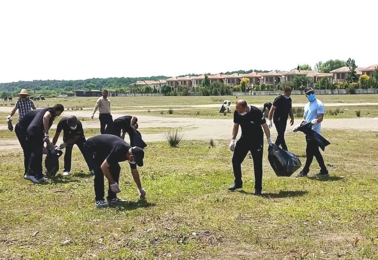  جمع آوری یک تُن زباله از ساحل رضوانشهر