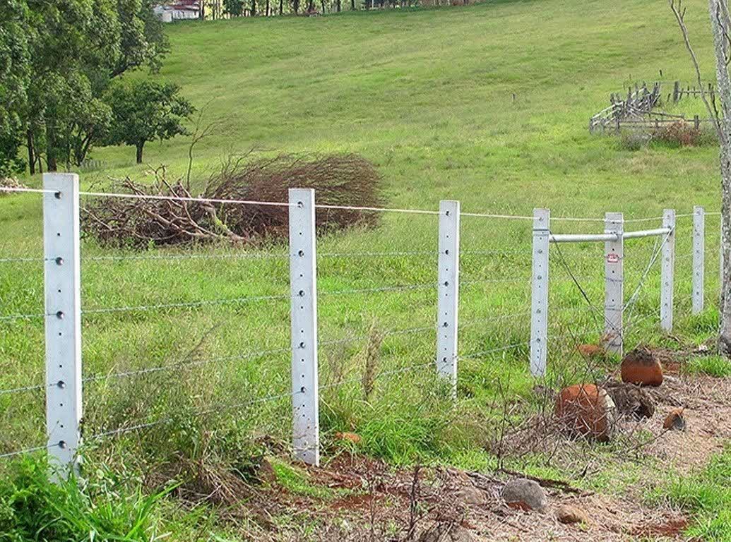 ۲ هزار متر از اراضی ملی رودسر رفع تصرف شد  فرمانده انتظامی رودسر از رفع تصرف ۲ هزار متر مربع از اراضی ملی در یکی از روستاهای این شهرستان در بخش رحیم‌آباد خبر داد